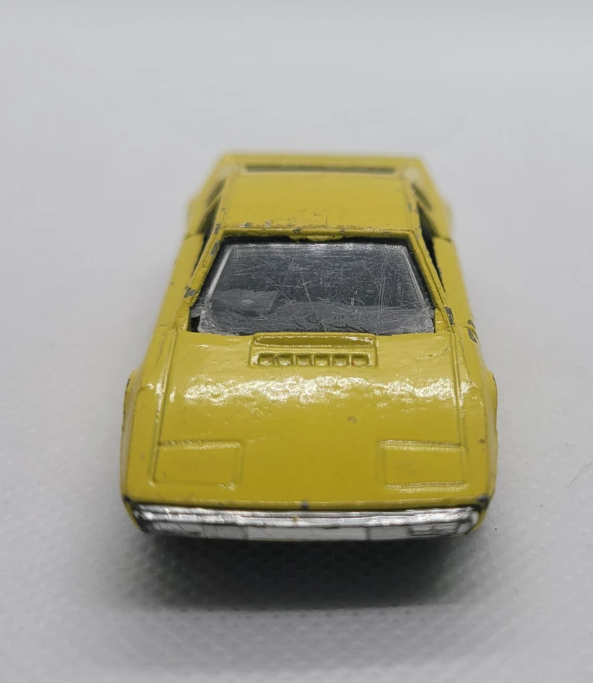 Vintage PlayArt Lotus Esprit – Diecast Yellow With Red Interior 1:64 Hong Kong - Imagem 4 de 4