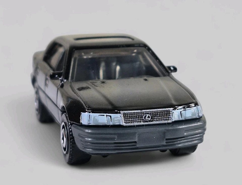 1994 LEXUS LS 400 Sedan Diorama Colecionável DieCast Modelo Carro 1:64 Preto Solto - Imagem 3 de 4