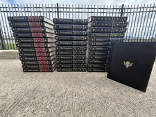 The Encyclopaedia Britannica   Comp Set 33 Volumes   15th Edition 1995   NICE Cond.