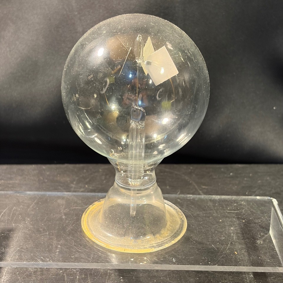 A Victorian-era invention still blowing minds — this glass radiometer spins its vanes using nothing but light, making it the most elegant physics demo you can put on a windowsill.