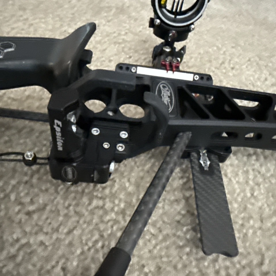 Mathews Atlas Compound Bow Right-Handed - Image 3 of 4