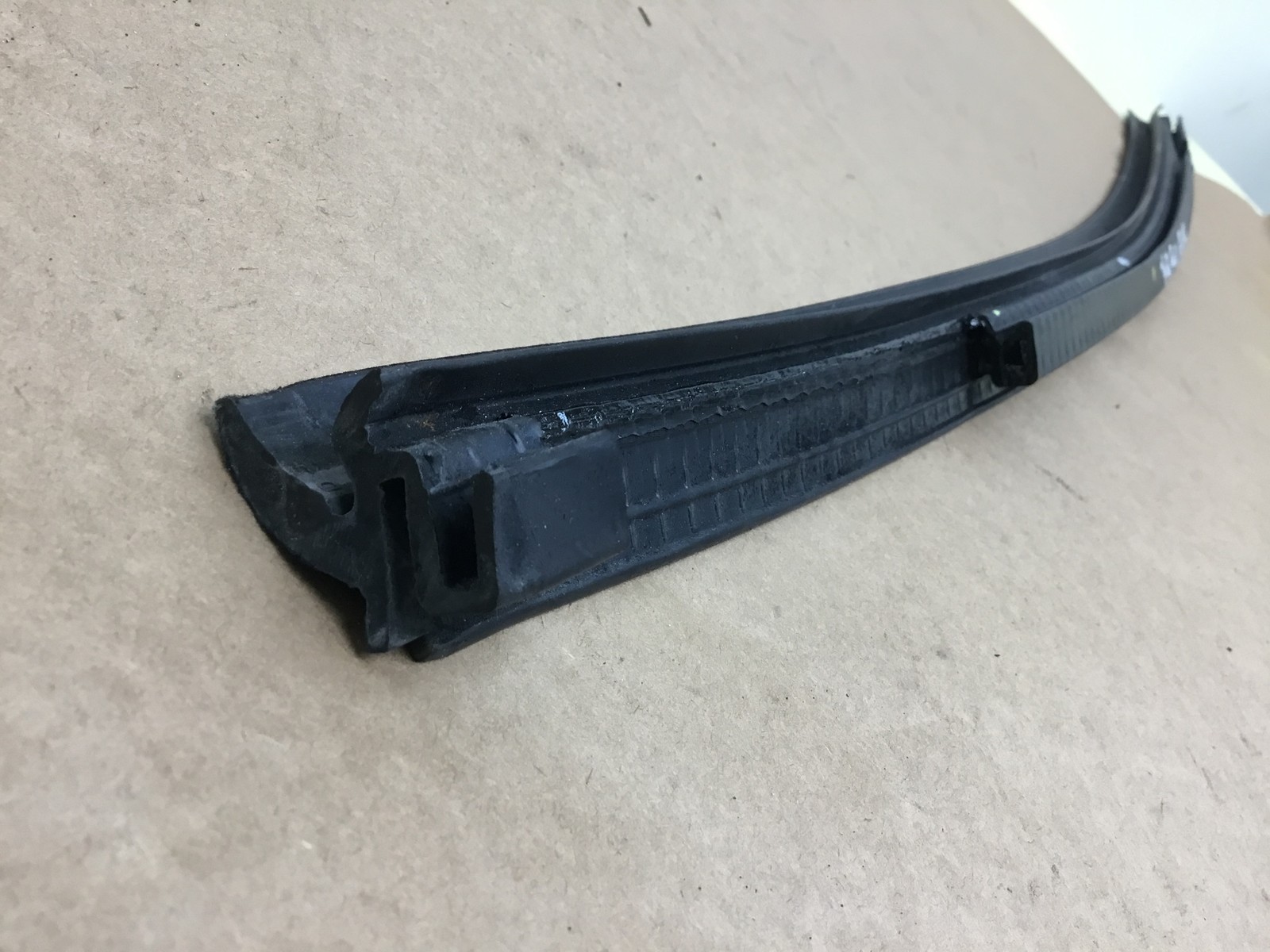 Maserati Quattroporte 2015-2018 REAR+RIGHT Rear window