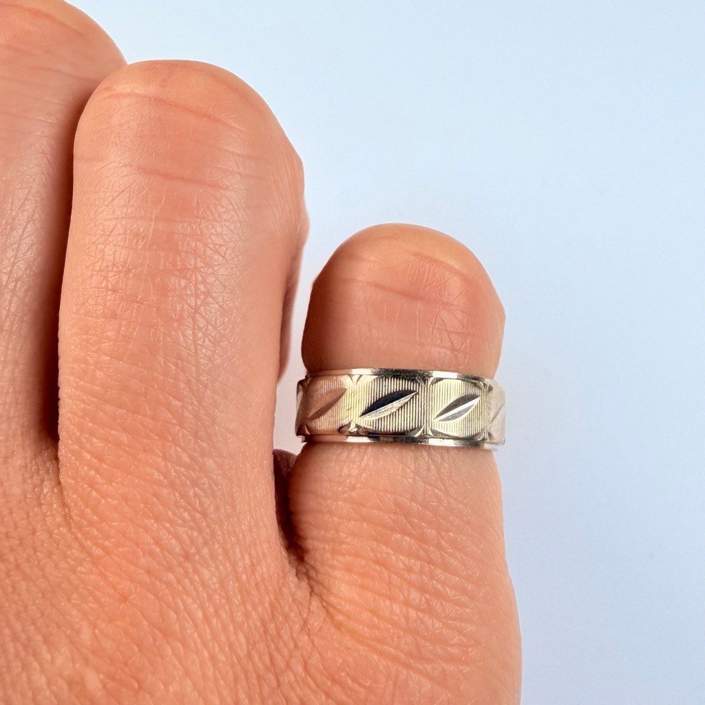 14K Solid White Gold Diamond Etched Pattern 5.75M… - image 4