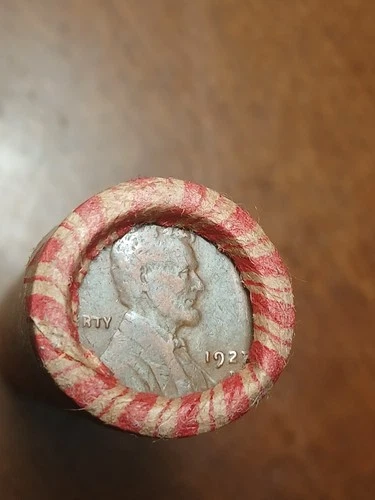 unsearched 1909-1958 P.D.S.  Lincoln wheat cent ,penny roll,with 1927 D/BU 1943