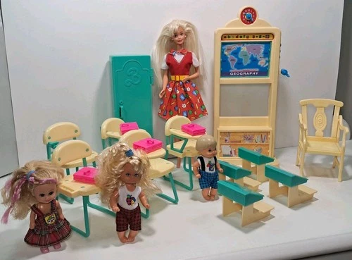 Vtg. 1995 Barbie Teacher Careers Play Set Lot, School Desks, Locker , 3 Students