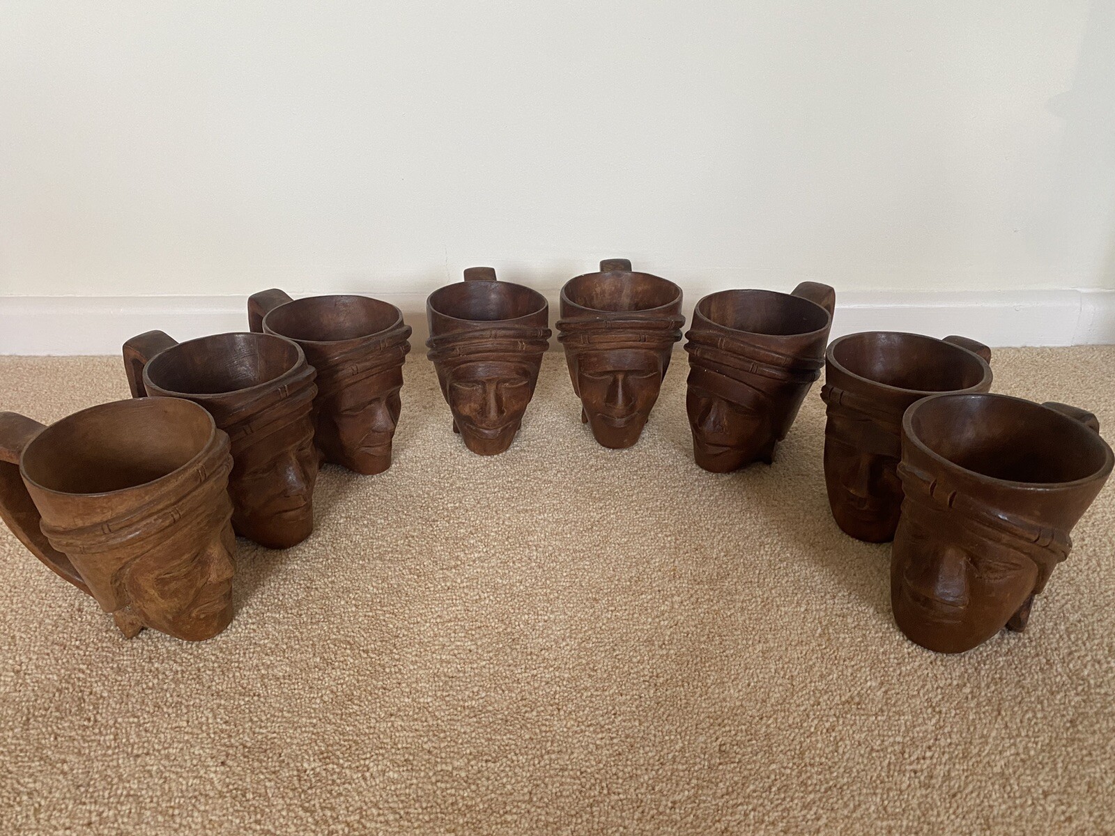Vintage Tiki Holz asiatische Souvenirbecher Tasse handgeschnitzt Menge 8