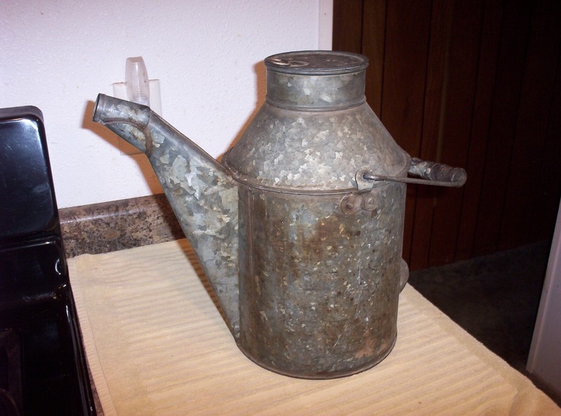 VINTAGE "NPRY" NORTHERN PACIFIC RAILWAY GALVANISED OIL CAN