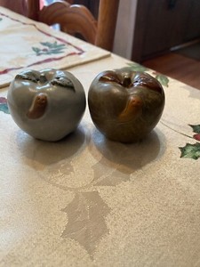 Apple With Worm Vintage Fitz & Floyd Mid Century Salt & Pepper Shaker Set 