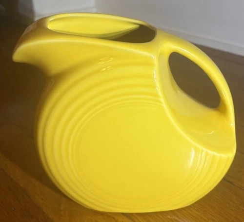 Fiestaware Homer Laughlin Disc Pitcher Sunflower Yellow 67 Ounce 7" Tall READ