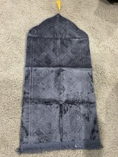 Grey Velvet Muslim Prayer Mat with Yellow Tassle, Non-slip Backing, 41&rdquo;x19.5&rdquo;