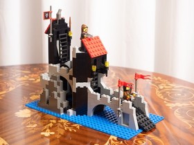 LEGO #6075 Castle Wolfpack Tower 1992 Ghost 100% COMPLETE WITH MANUAL (no box)