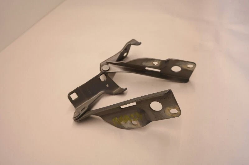 Bisagras capó derecho e izquierdo Nissan Frontier 2005-2017 Foto 2 de 4