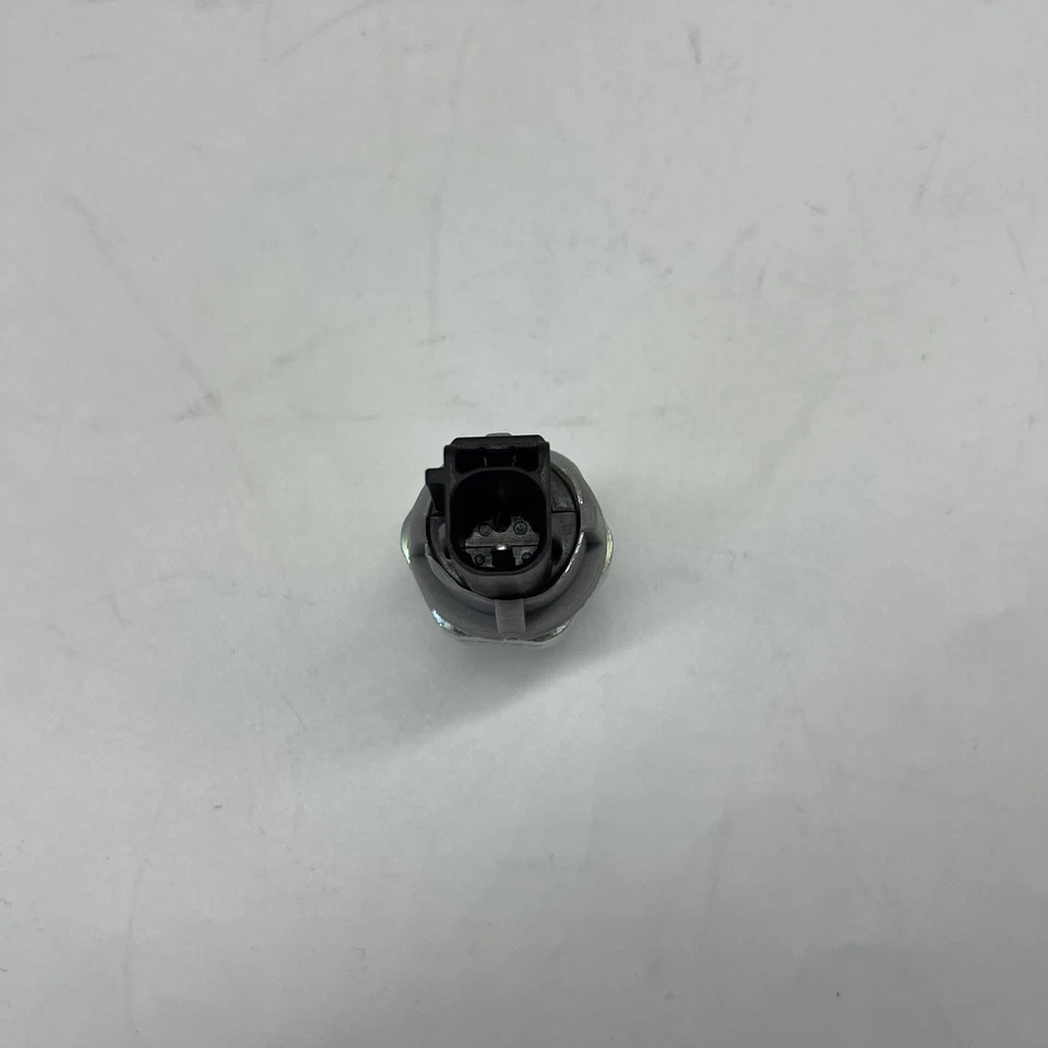 Denso Oil Pressure Sensor Switch Toyota Camry Corolla Hilux Prius 8353028020 Foto 4 de 4