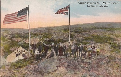 US - CANADA BORDER: ''White Pass'' - Summit, ALASKA  / Columbia BC -  Flags