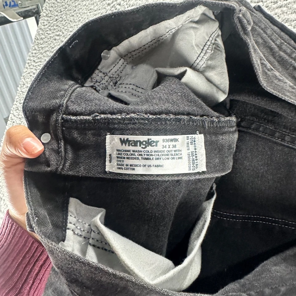 Pantalones de mezclilla rectos de algodón lavado oscuro 935W negros 34x38 W vintage Wrangler para hombre Foto 3 de 4