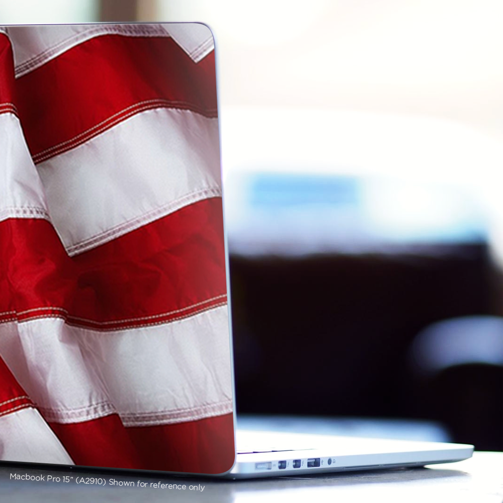 Skin Itsaskin Pour MacBook Pro 15″ Retina – Rouge Drapeau Américain Et Badge