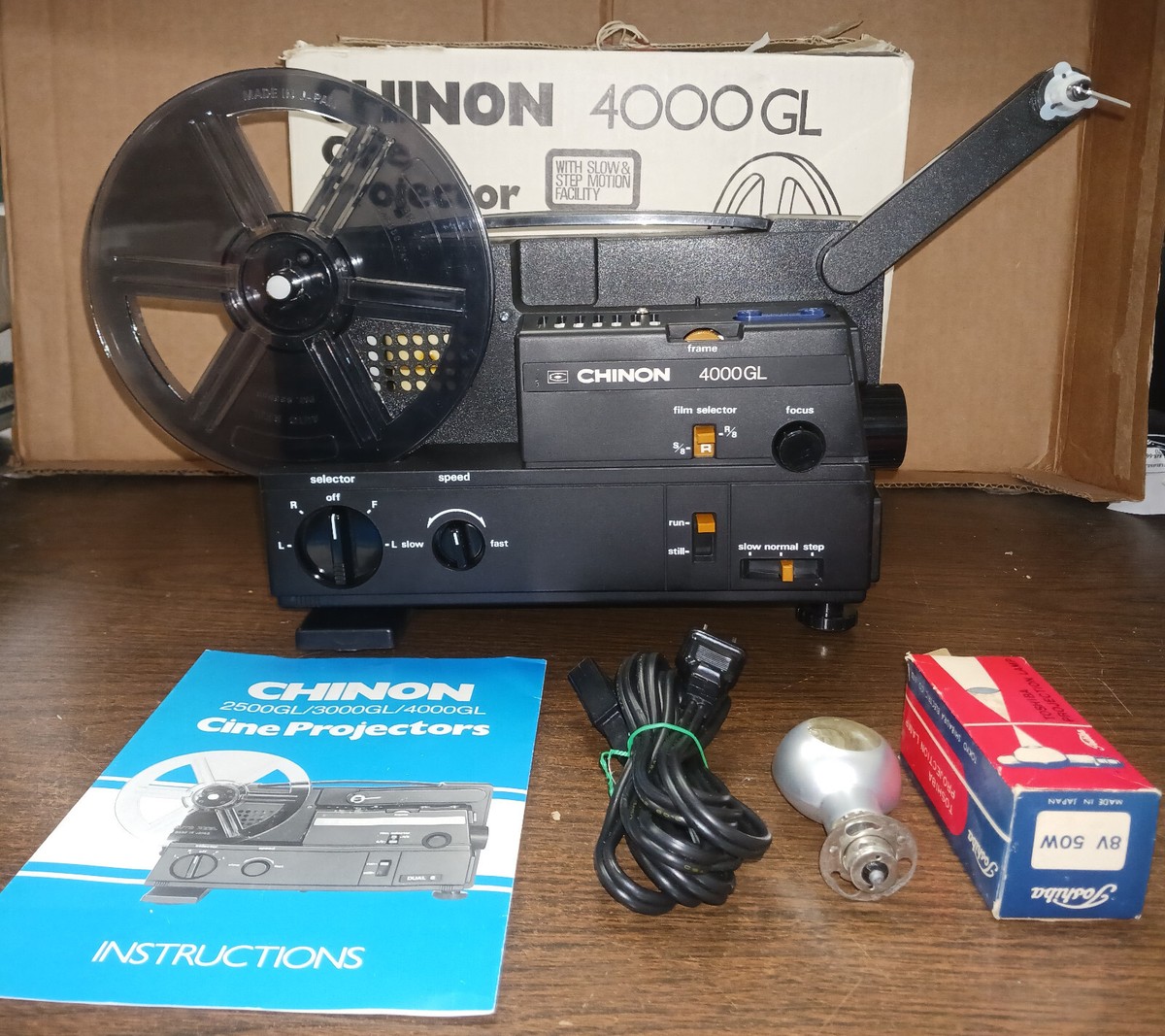 Chinon 4000GL Dual 8 Silent Movie Projector w/ Manual, Bulb & Reel