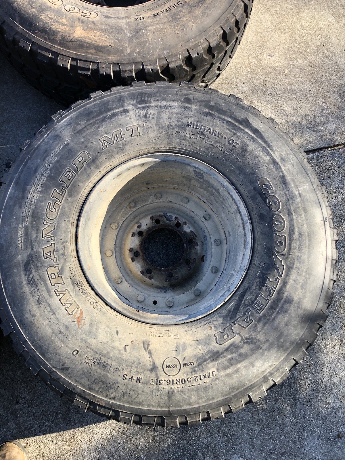 Hmmwv Wheels And Tires 37x12.50R16.5 eBay