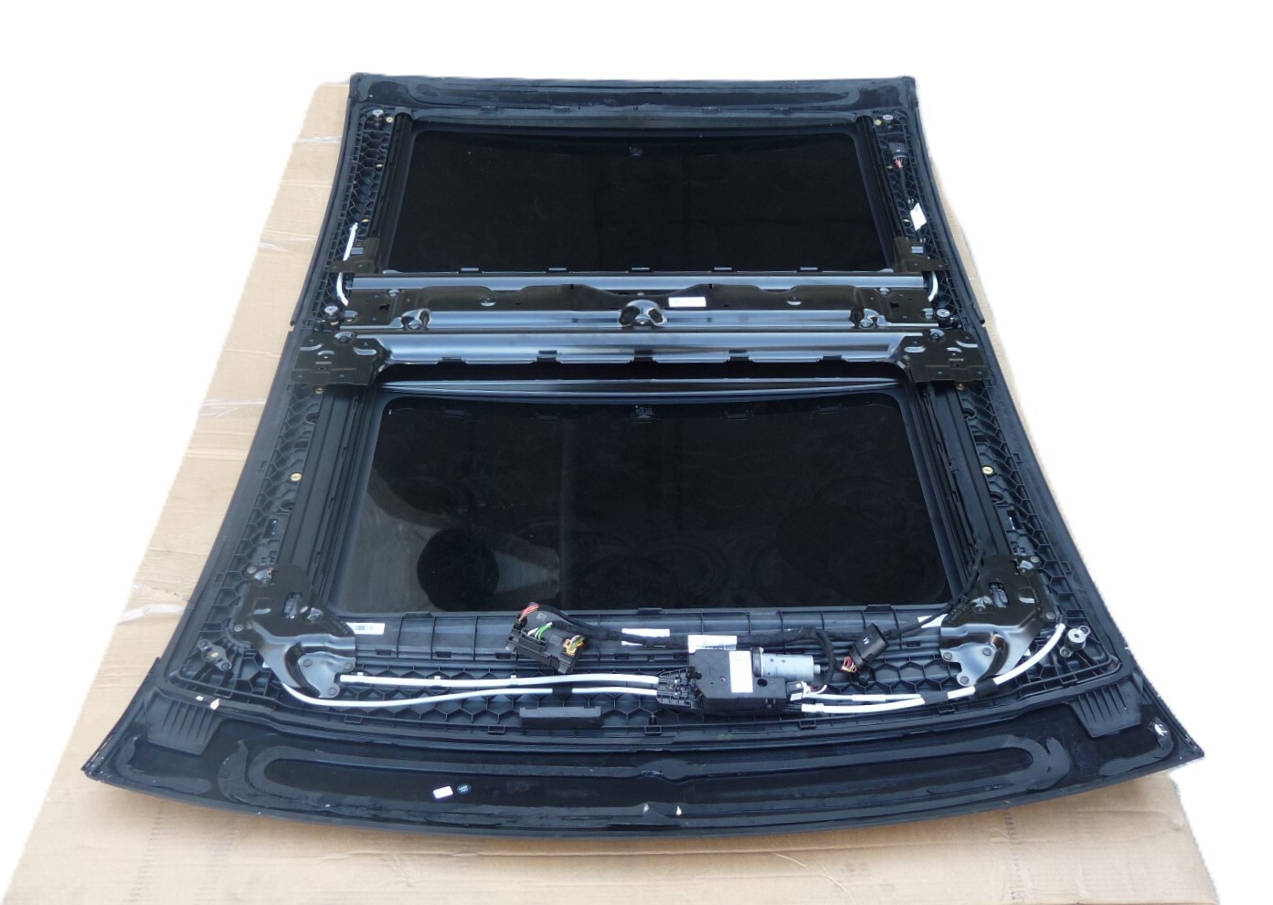 2020 2021 2022 2023 Bentley Flying Spur Panorama Sunroof Roof Glass 3SE877042 OE
