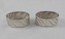*RAR* Zwei gro&szlig;e Serviettenringe in Barock Stil aus 800er Silber von Reiner