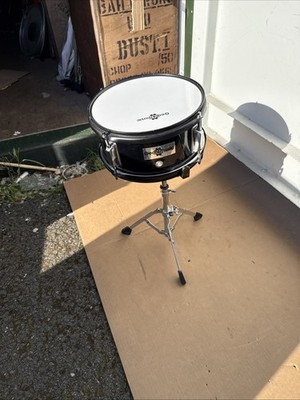Pearl 10x4'' Snare Drum mit Ständer. 10 Zoll ideal für Busking. Aux Auxiliary? Versandkostenfrei