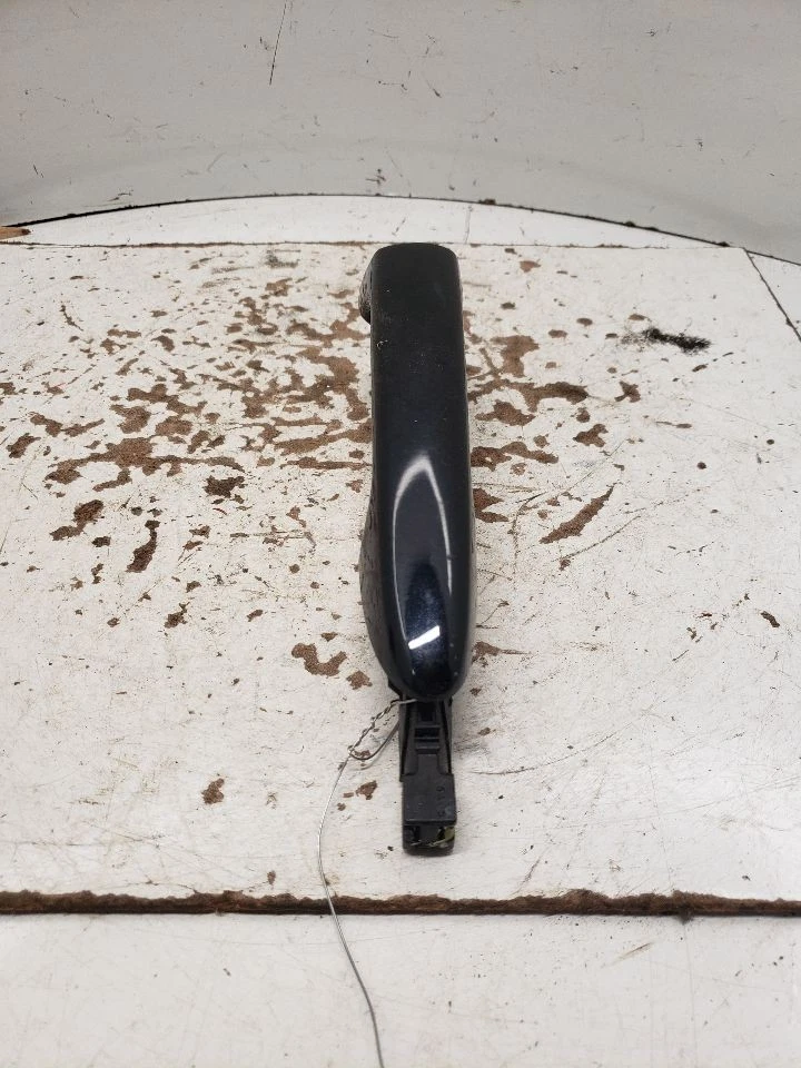 Manija de puerta de pasajero Manija de puerta exterior solo se adapta a 14-18 MAZDA 3 1391725 Foto 2 de 4