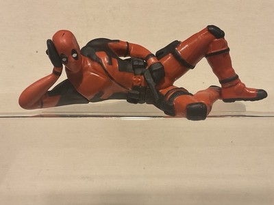 Marvel Deadpool Figur ca. 10 cm lang: Deadpool liegend sehr schön