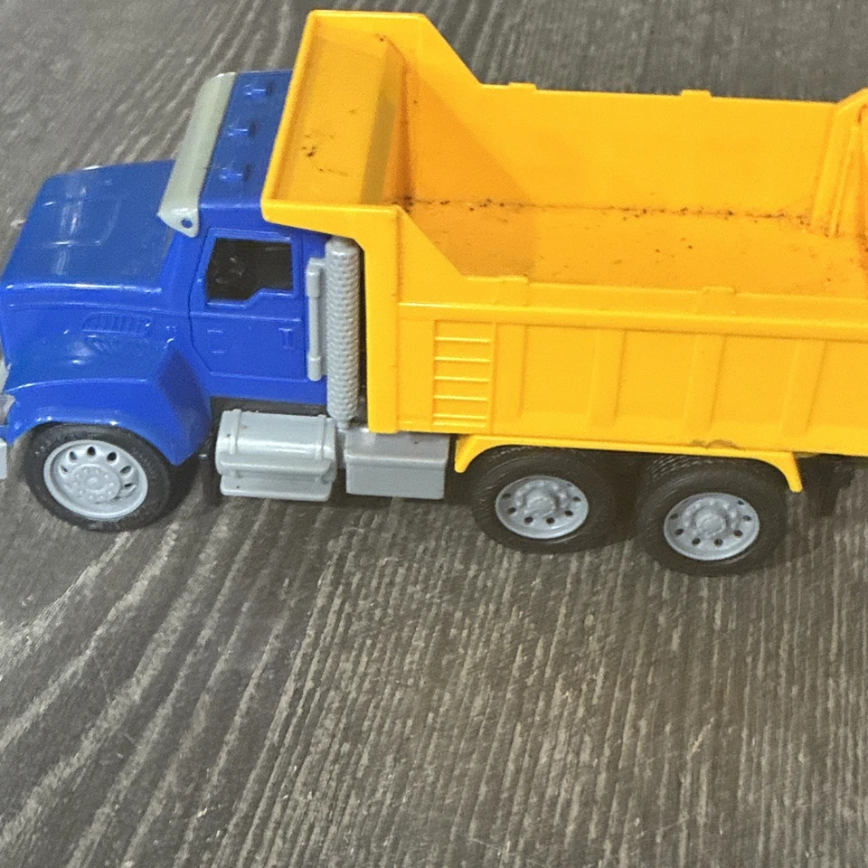 Battat- Camión de volteo de juguete con control remoto! ¡Sin control remoto! Foto 4 de 4