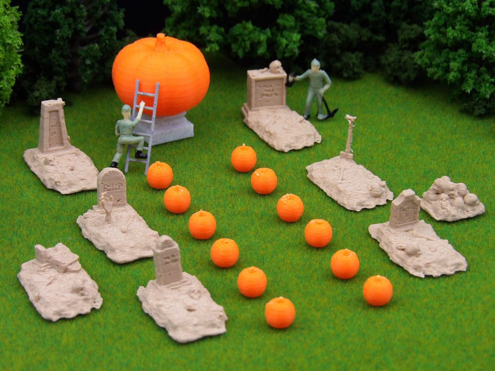21 pc HO Scale 3D Model Railroad HalloweenTown, Halloween Town pieces