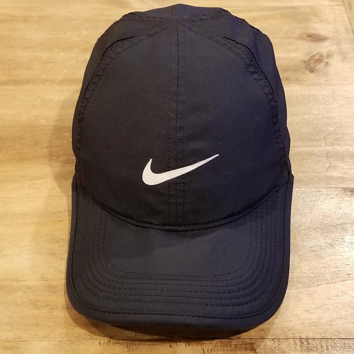 Nike store strap cap