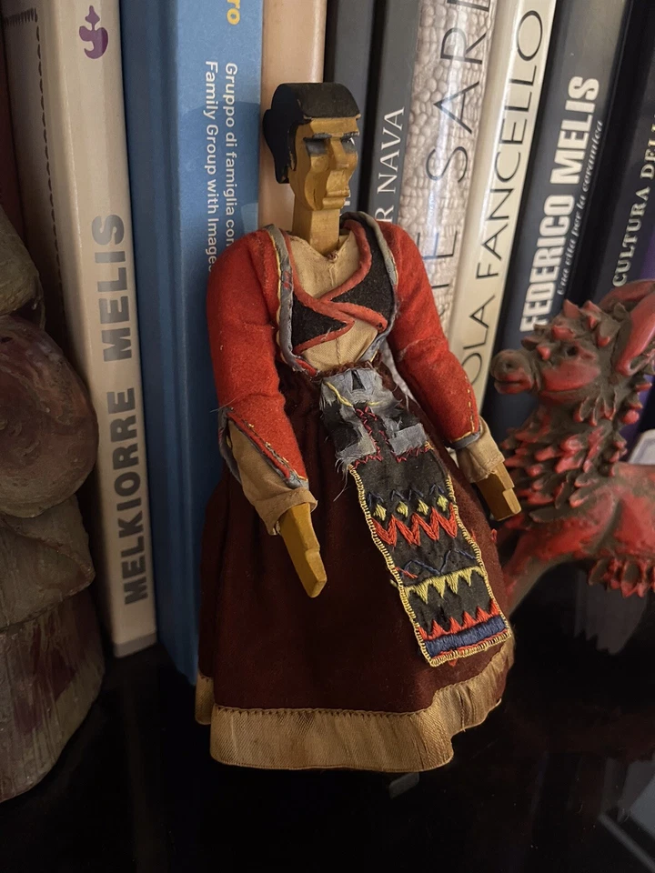 Eugenio Tavolara Bambola Zia Sarda Legno panno Lenci Costume Nuoro Sardegna 900 - Immagine 3 di 4