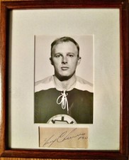FRAMED ORIGINAL 1967-68 YEARBOOK PHOTO-CHEEVERS W/ CUT AUTOGRAPH