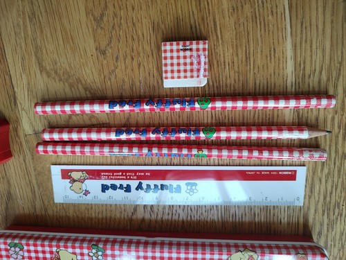 SET MATITE VINTAGE righello CUSTODIA GOMMA Fluffy Fred NASTRO GIAPPONE ANNI 80 Sanrio - Foto 9 di 10