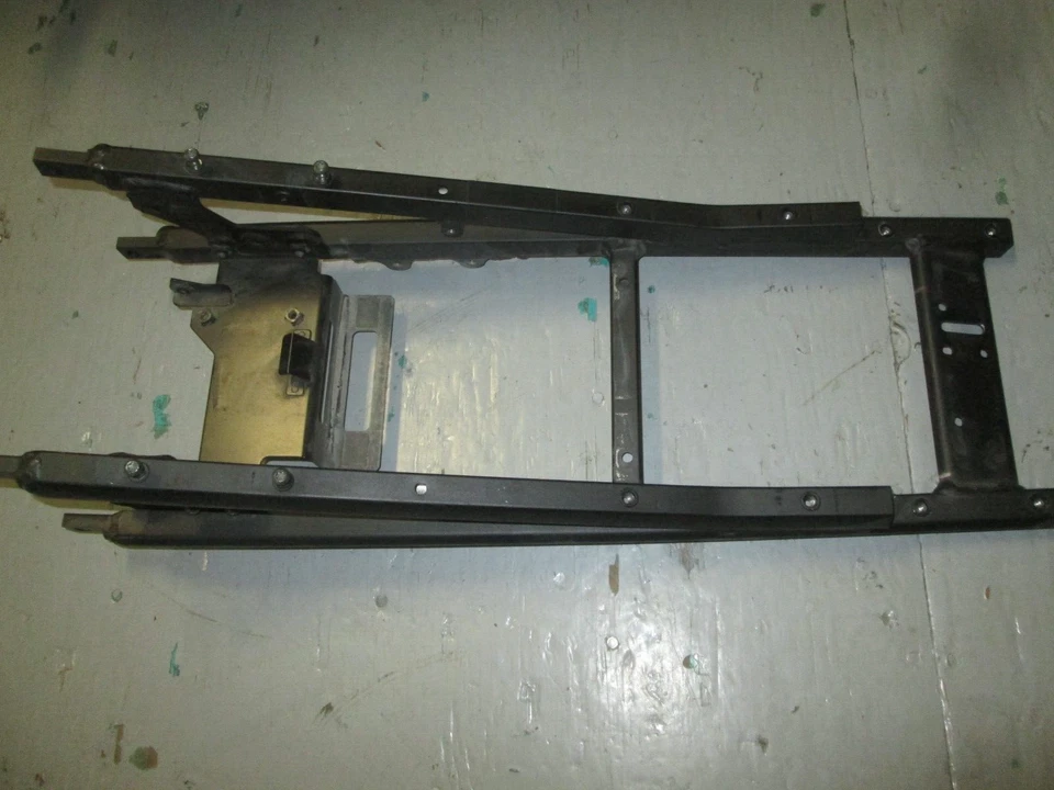 2006 - 2015 Yamaha FZ1 REAR SUB FRAME COMP 2D1-21190-01-00-P0 , STRAIGHT - Image 2 of 4