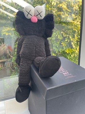 KAWS BFF Plüschpuppe - schwarz