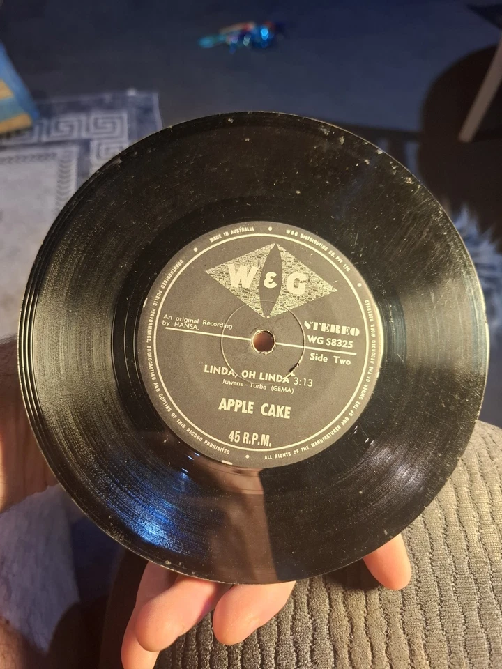 Apple Cake John Bubble In Trouble 45rpm Record Wgs8325 - Image 4 of 4