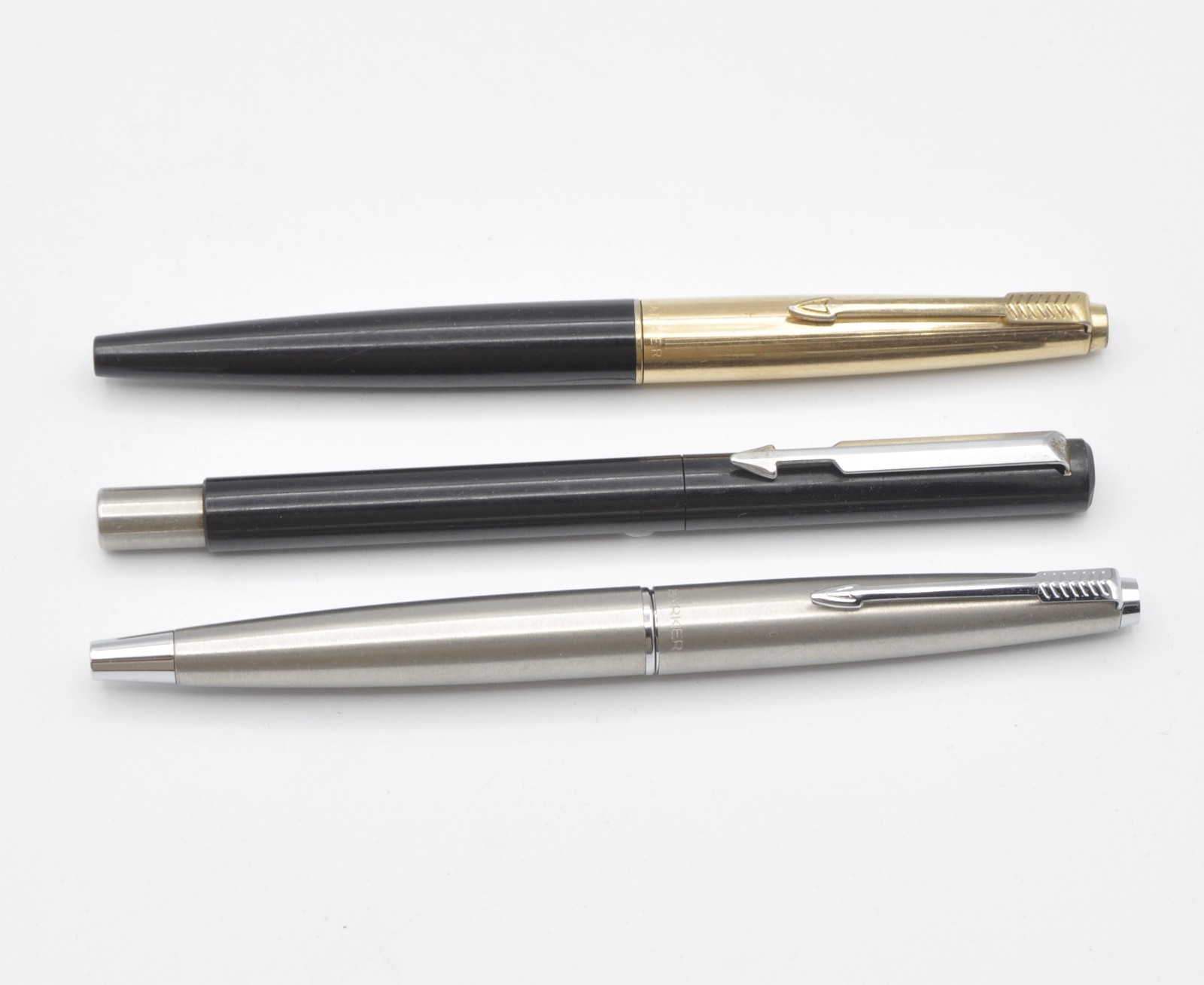 Parker lot of 3 (45 gold cap, 45 Fligther, Vector) fountain pens