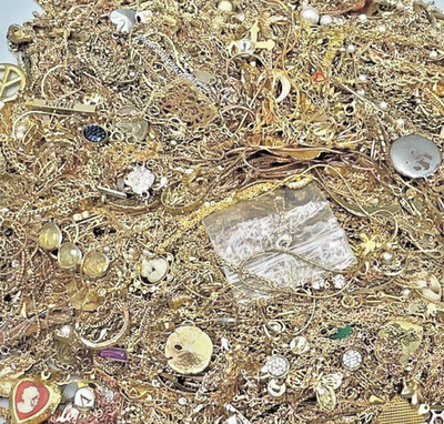 1 Pound ''GOLDTONE'' Jewelry - Bulk buy, Scrap lot, craft- #SF2Q2T