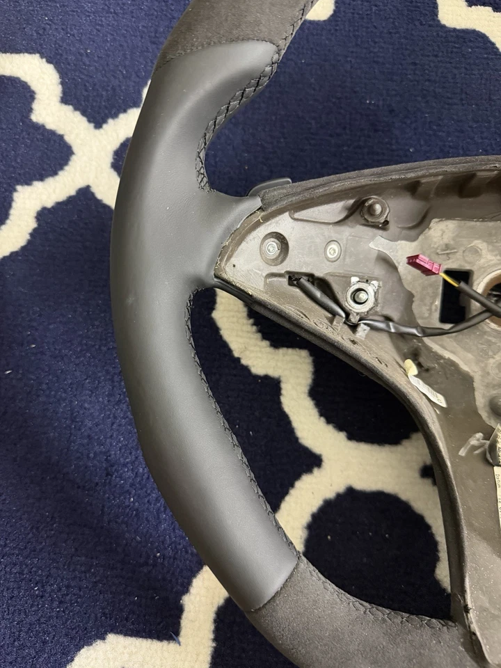 Volante cuero mercedes-benz w204/w212/w207 alcentara Foto 3 de 4