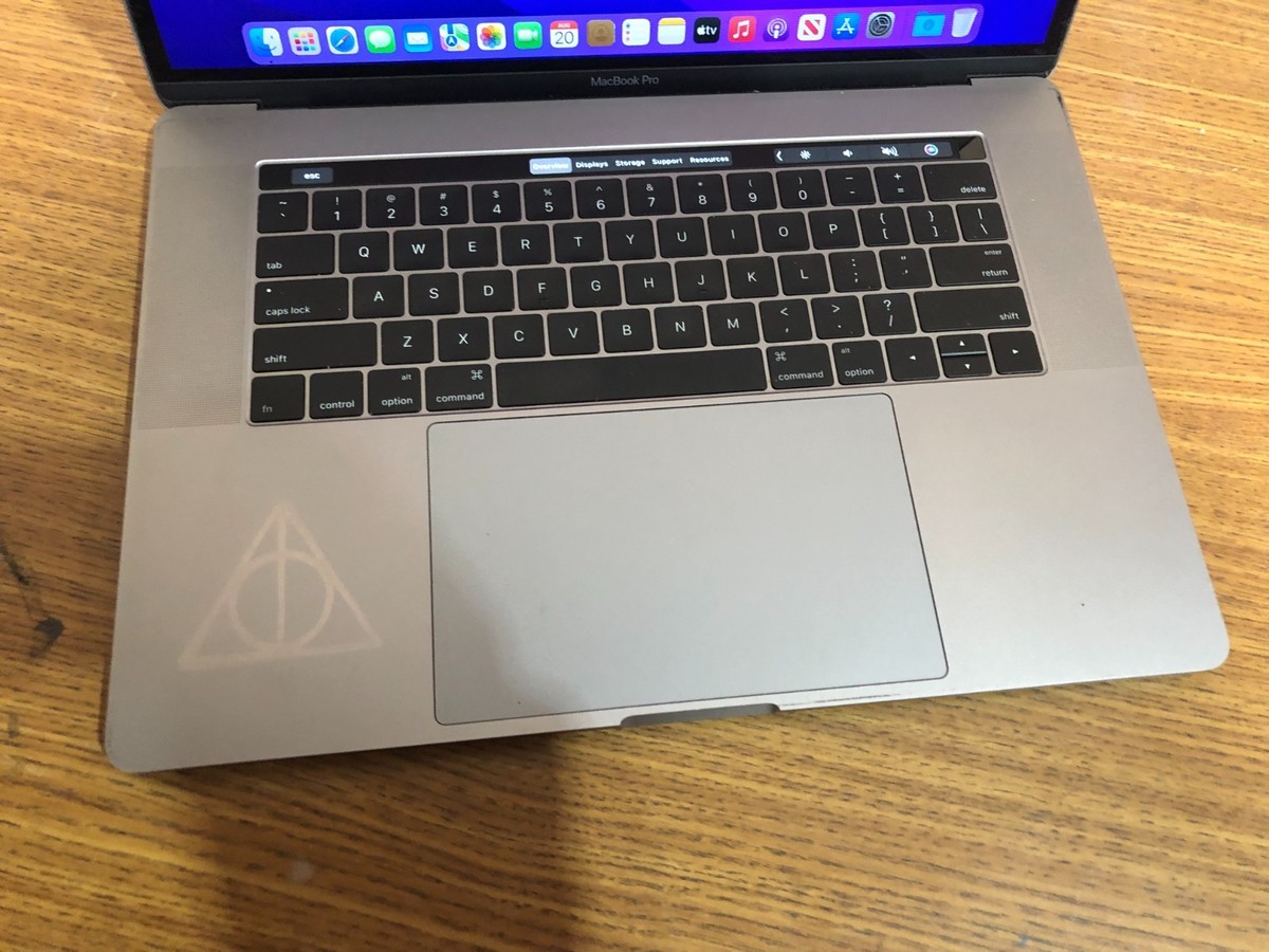 Apple Macbook Pro 2016 - 15inch - Touch Bar - Cycles 367 - Quad i7