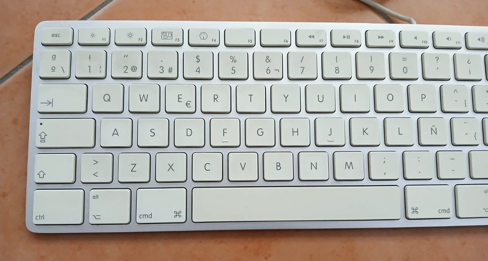 Apple Tastatur / USB Keyboard / Defekt / Bastler / Ersatzteile - Bild 2 von 4