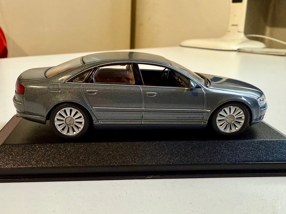MINICHAMPS 400011800 AUDI A8 2002 GRIGIO MET. 1/43 - Immagine 3 di 4
