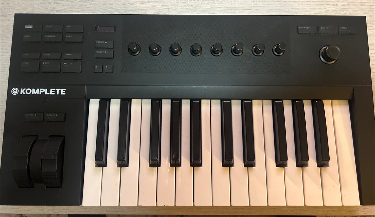 Native Instruments Komplete Kontrol A25 25-Key Keyboard Controller