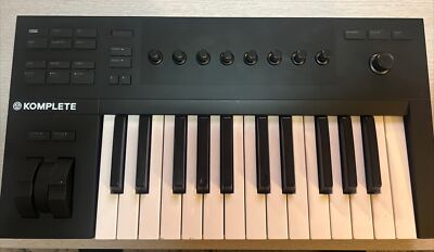Native Instruments Komplete Kontrol A25 25-Key Keyboard Controller