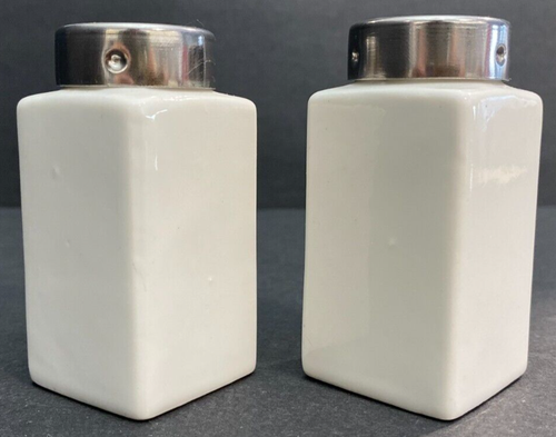 VTG. "Akebia" Salt and Pepper Shalers ~ Grape, Vine, and Leaf ~ 3.25" Tall - Picture 5 of 8