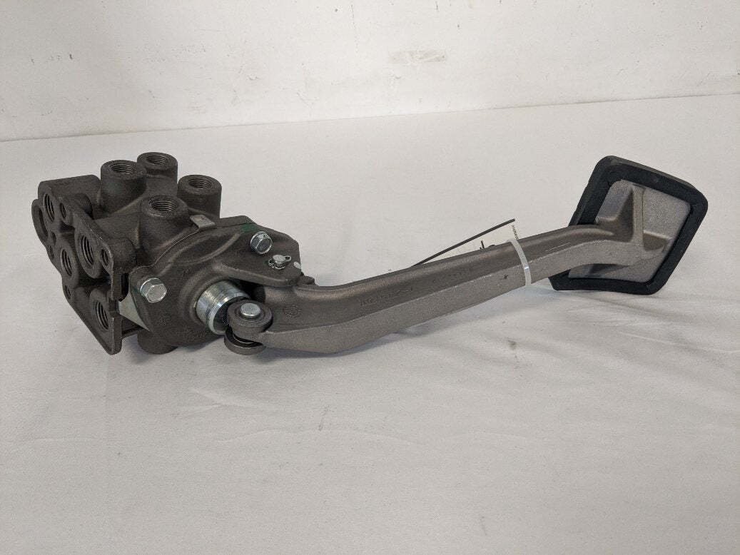 Western Star Foot Brake Pedal w/ Muffler Valve Assembly - P/N BW 