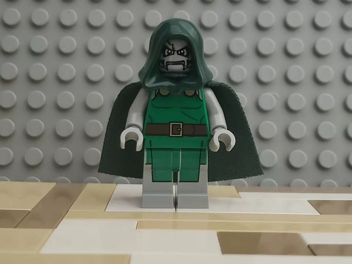 LEGO Dr. Doom Minifigure 76005 Marvel Superheroes Daily Bugle