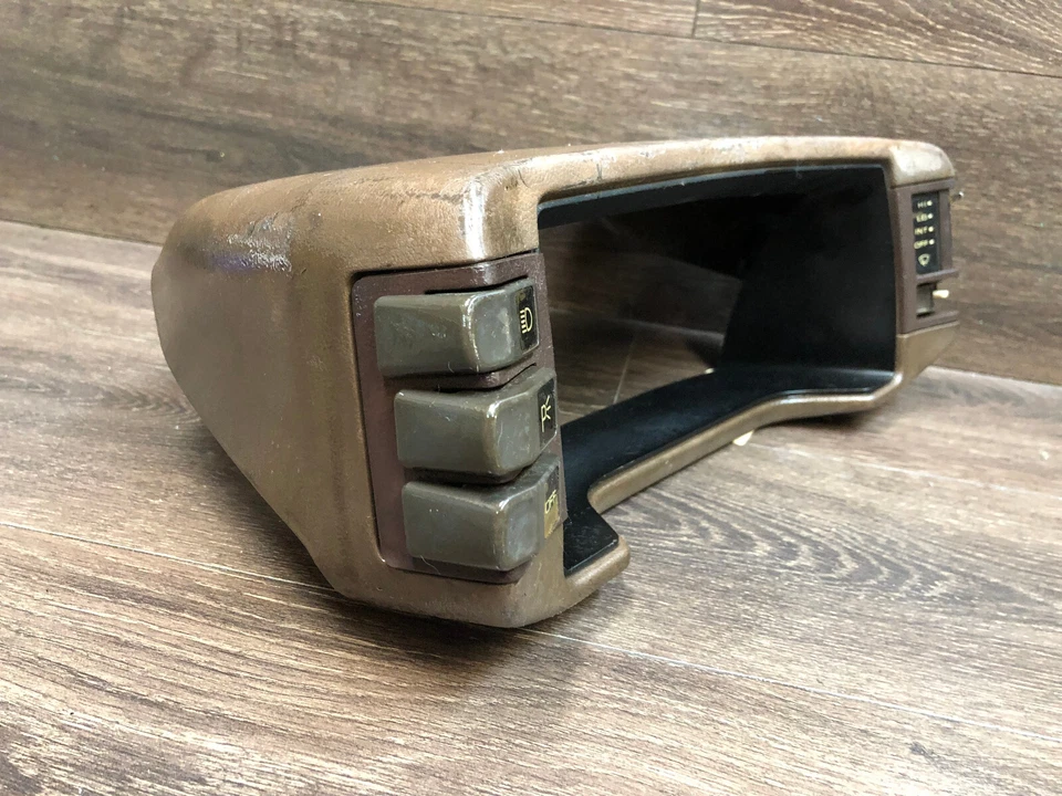 Spectrum, I-Mark : 1985, 1986, Speedometer Bezel With Light & Wiper Switches - Image 4 of 4