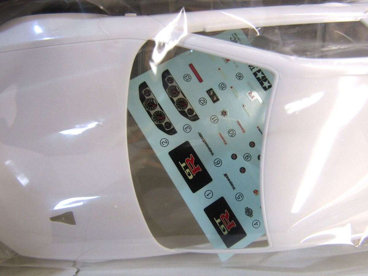 Tamiya 1:24 Scale Nissan Skyline GT-R (R34) V-Spec ll Model Kit