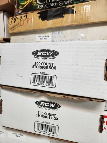 1000+ Cards HUGE LARGE NHL Hockey Sports Bulk Collection Lot - In Cardboard Box